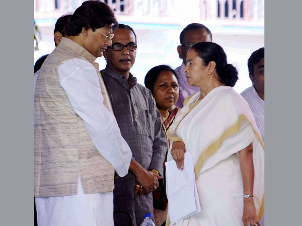 Mamata Banerjee with actor and Trinamool Congress candidate Tapas Pal