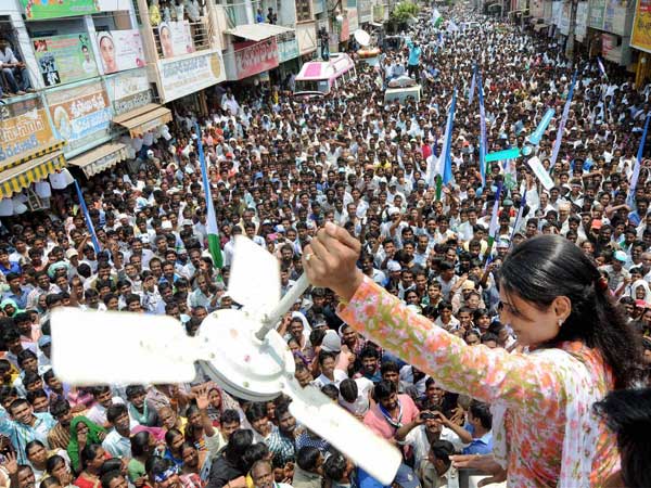 YSR Congress leader YS Sharmila at her road show in Krishna district