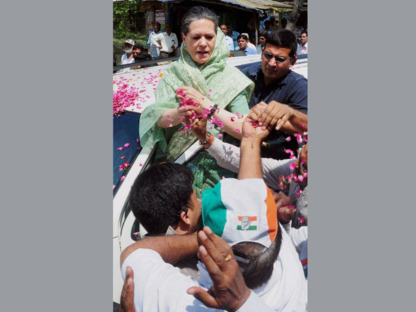 Sonia Gandhi is greeted by party workers