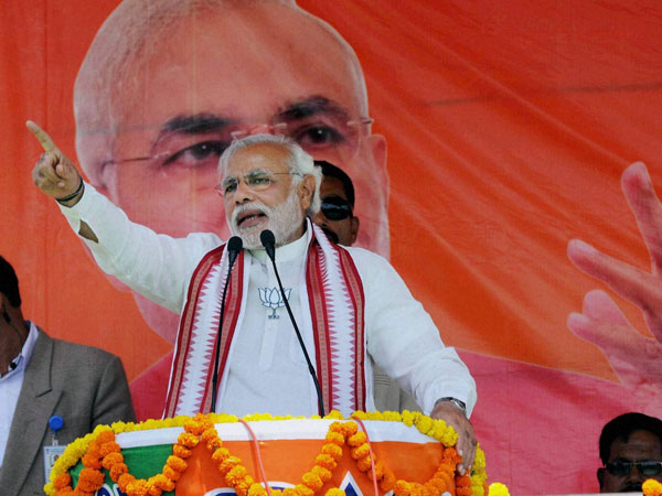 Narendra Modi addressing during an election rally at Koderma