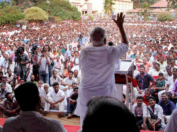 V S Achuthanandan addressing a rally