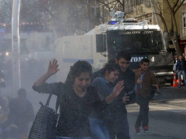 Protests outside Turkey's Supreme Election Council