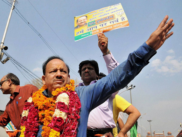 BJP candidate Harsh Vardhan at a road show