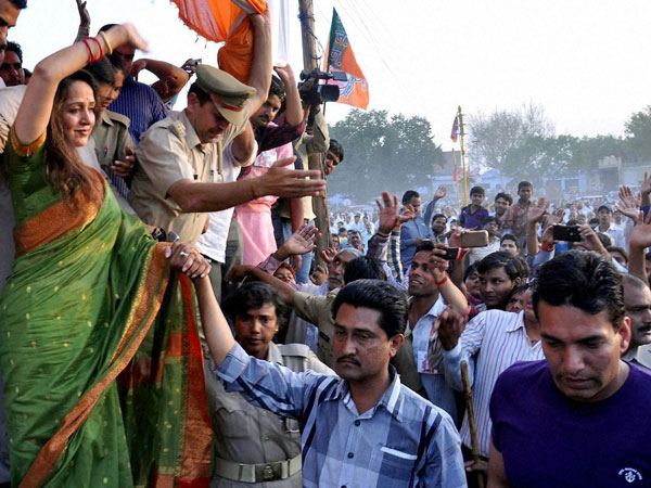 Hema Malini during election campaign in Raya