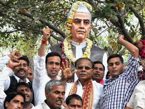 Rashtriya Lokdal Candidate Jayant Chaudhary shouts slogan