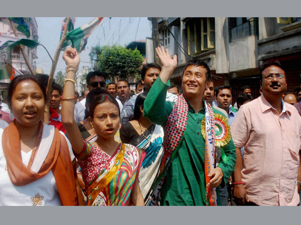 Baichung Bhutia during his election campaign in Darjeeling