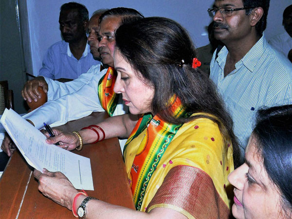 Hema Malini filing her nomination papers
