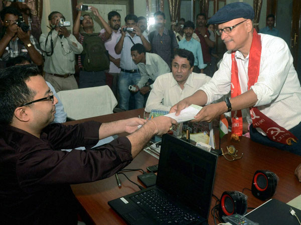 Sreedip Bhattacharya (R) files his nomination papers