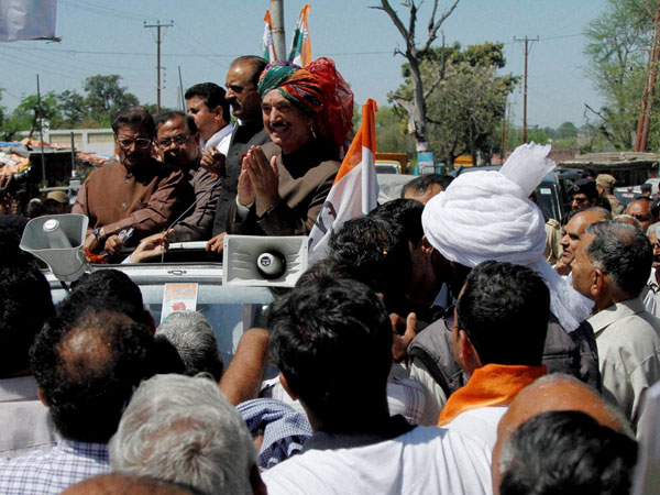 Ghulam Nabi Azad during an election road show