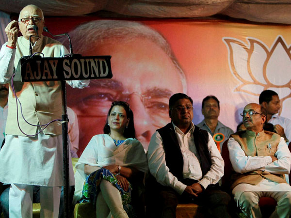 L K Advani addresses an election campaign rally