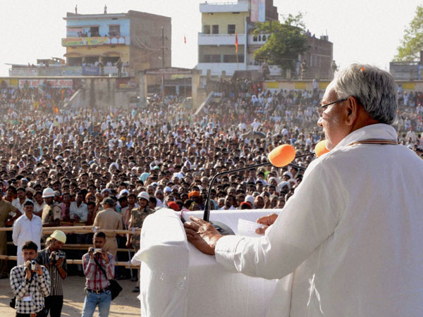 Bihar Nitish Kumar addressing during an election campaign