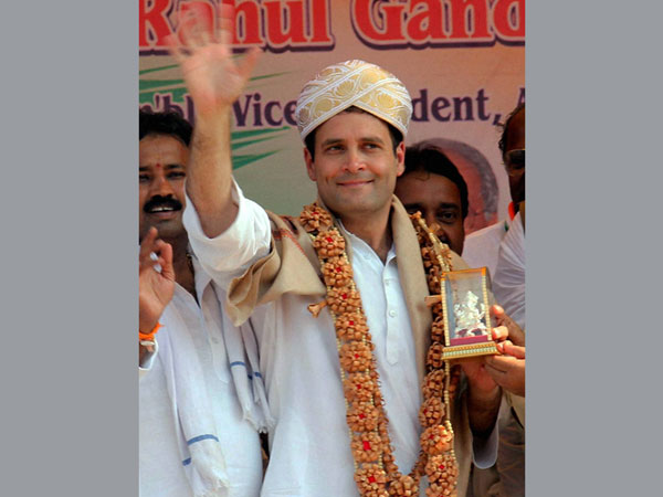 Congress Vice President Rahul Gandhi, wearing a Mysore peta