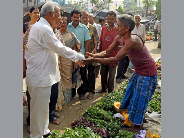 Dum Dum CPI(M) candidate Ashim Dasgupta campaigns