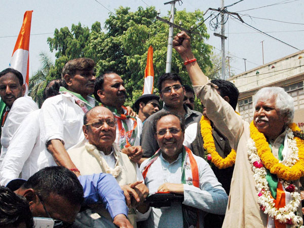 Madhusudan Mistry with Gujarat Congress chief Arjun Modhvadia