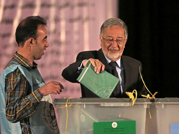 Afghan goes to polls 