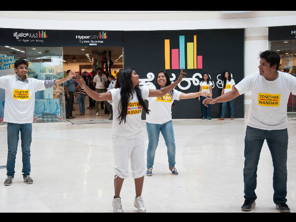 Youth flash mob supporting Nilekani 