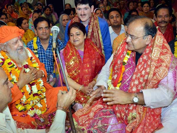Amritsar Arun Jaitley offering prayer during his visit to a Mandir Amritsar Arun Jaitley offering prayer during his visit to a Mandir