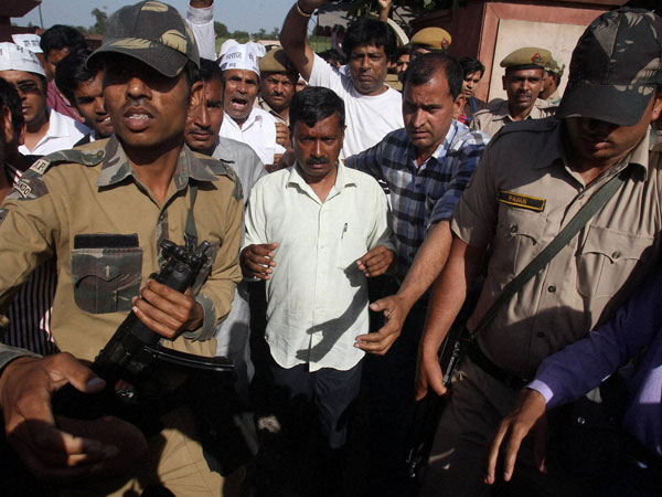 Narendra Modi addresses an election rally in Mysore