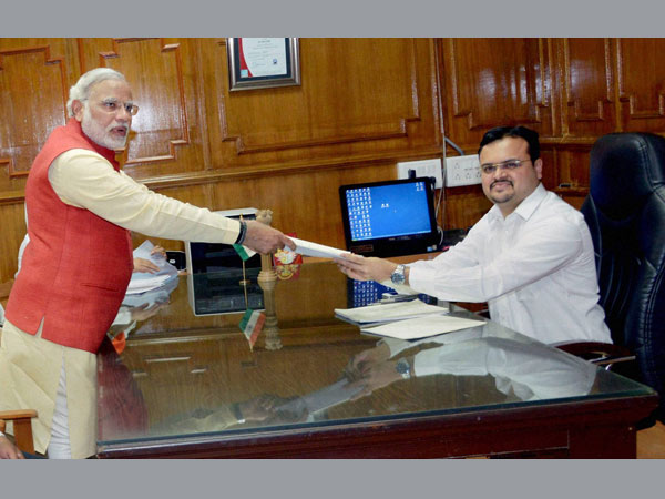 Narendra Modi filing his nomination paper