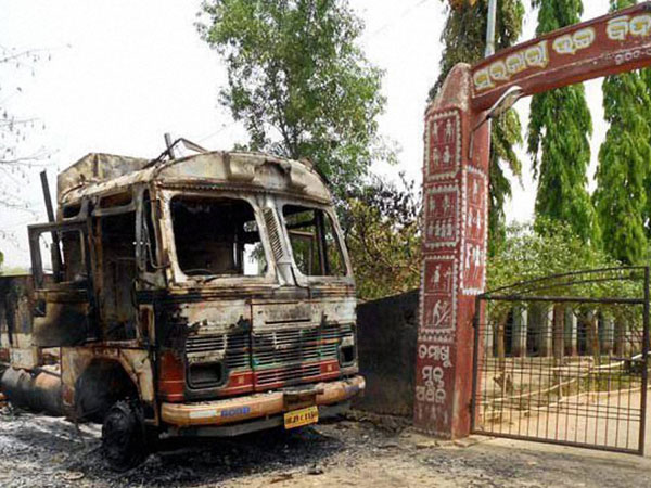 Maoists burnt Polling booths EVM & truck at Mahupadar