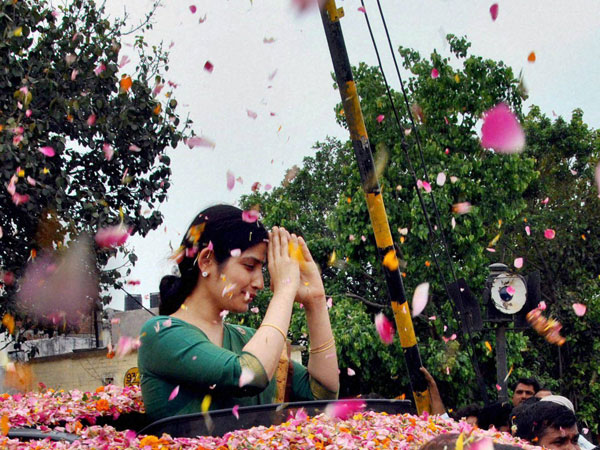 Samajwadi Party candidiate Dimple Yadav during a road show