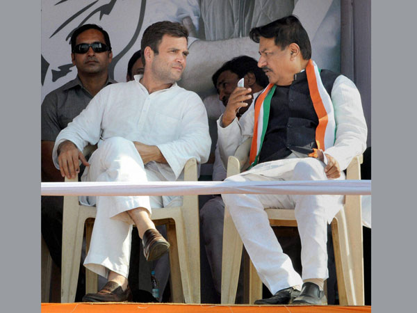 Rahul Gandhi and Chief Minister of Maharashtra Prithviraj Chavan 