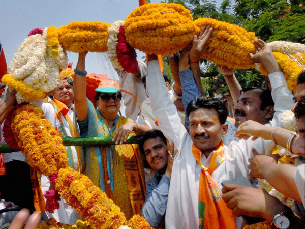 Vasundhara Raje with BJP candidate Ram Charan Bohra