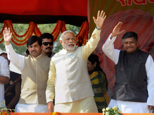 Narendra Modi along with Shahnawaz Hussain