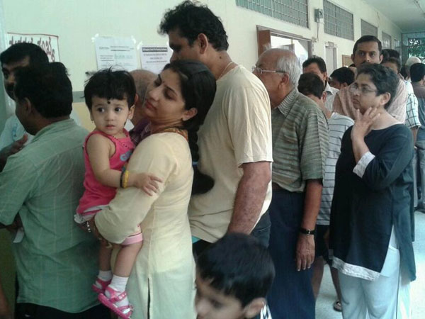 Voter turnout in Karnataka 26% at noon