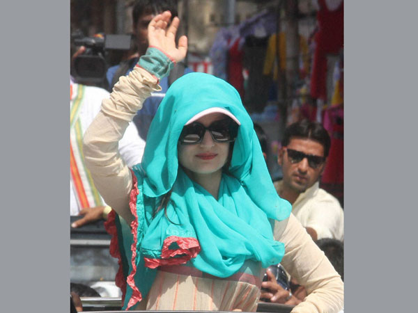 Amisha Patel during election campaign