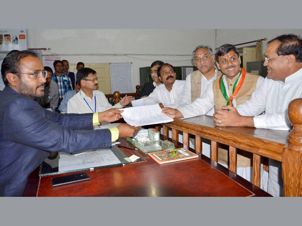 Tehri Saket Bahuguna filing his nomination papers