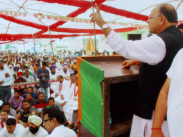 Arun Jaitley addresses an election rally