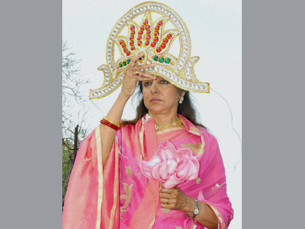 Hema Malini during her election campaign in Mathura