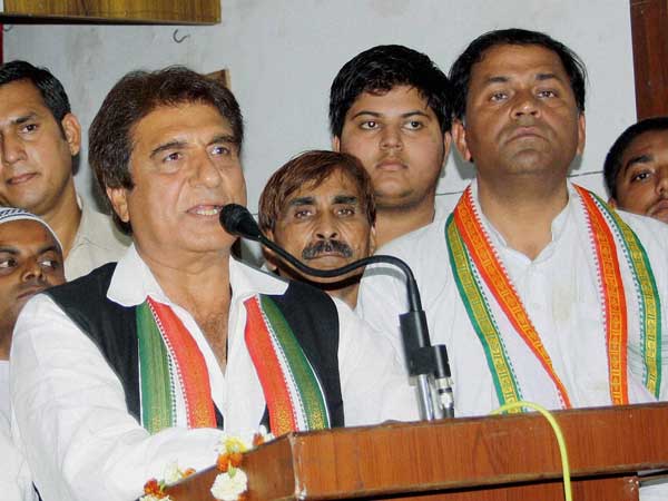 Raj Babbar addresses a meeting in support