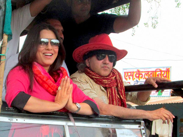Actress Mahima Chaudhary campaigns for Amar Singh