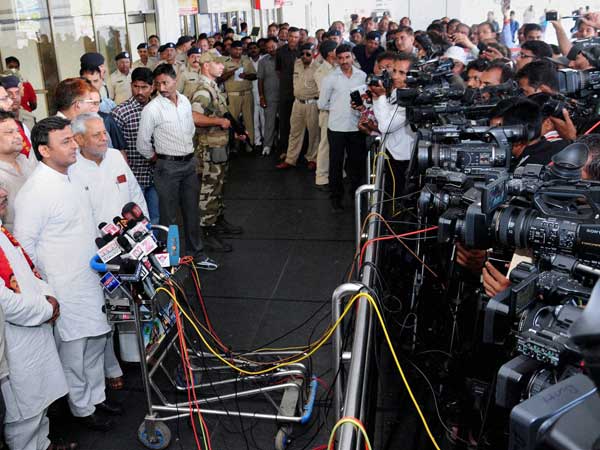 Akhilesh Ydav addresses the press