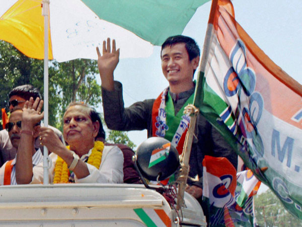 Baichung Bhutia during an election roadshow