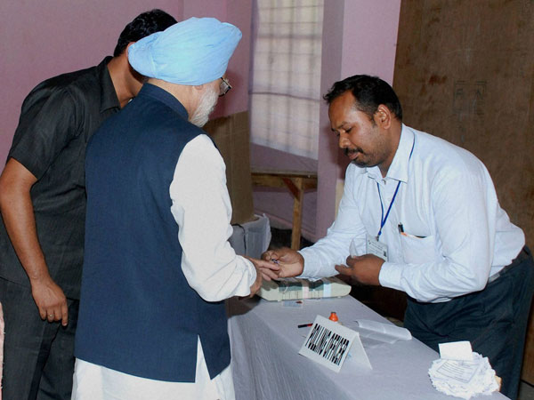 Prime Minister Manmohan Singh's finger before casting his vote
