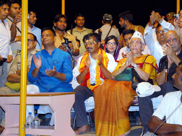 Arvind Kejriwal takes part in the Ganga aarti