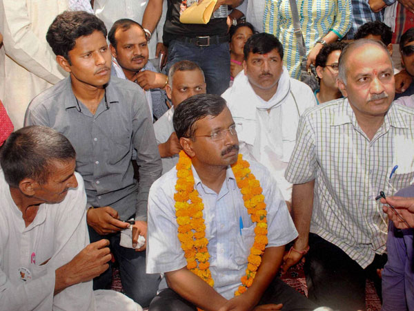 Arvind Kejriwal with party leaders during a protest