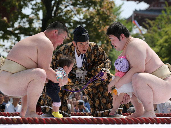 Let's fight little ones !