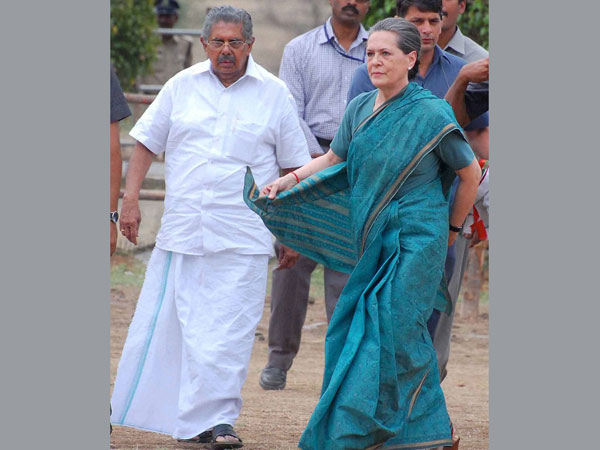 Sonia Gandhi arrives for election meeting at Chevedala