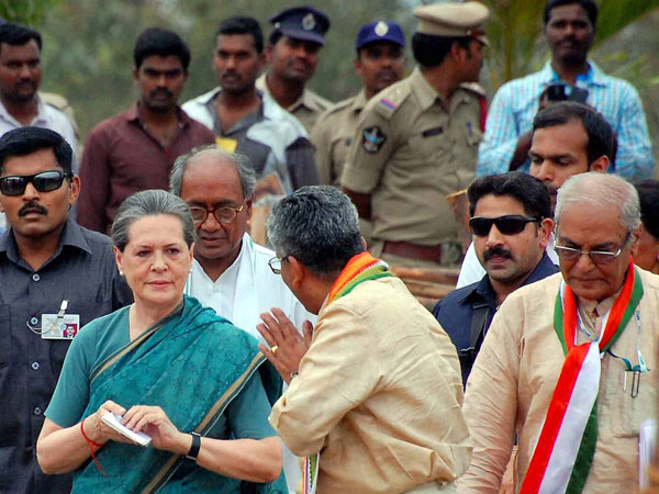 Sonia Gandhi arrives for election meeting