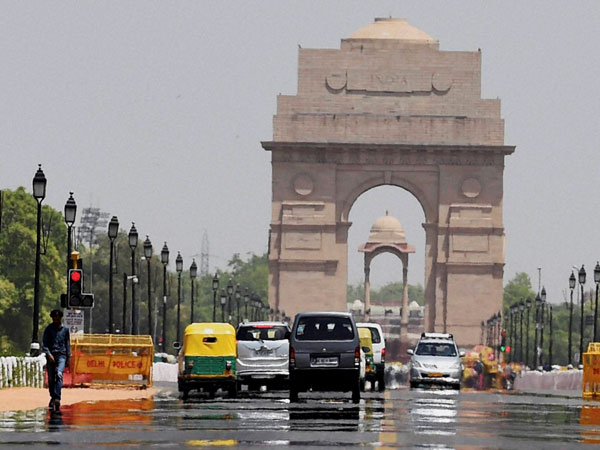 Mirage appears at Rajpath as vehicles