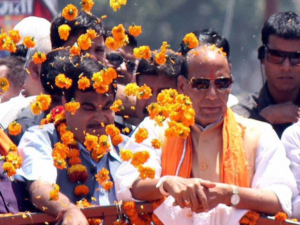 Rajnath Singh with party leader Nitin Gadkari