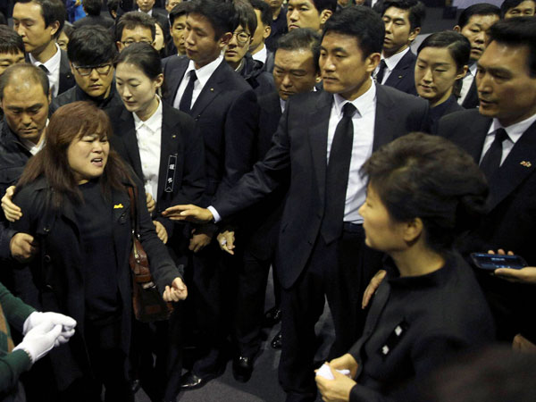 Relatives grieve their loss 