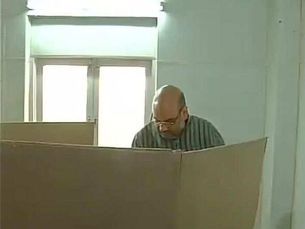 Amit Shah casts his vote in Gandhinagar