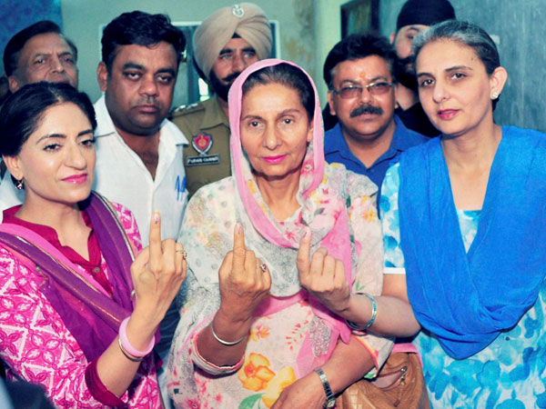 Congress candidate Preneet Kaur along with her daughter Jai Inder Kaur