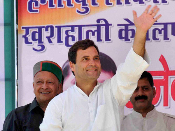 Rahul Gandhi and Himachal Pradesh Chief Minister Virbhadra Singh