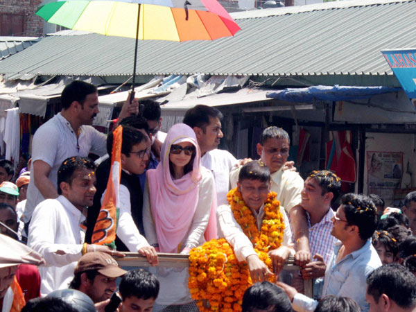 Amisha Patel during a raod show